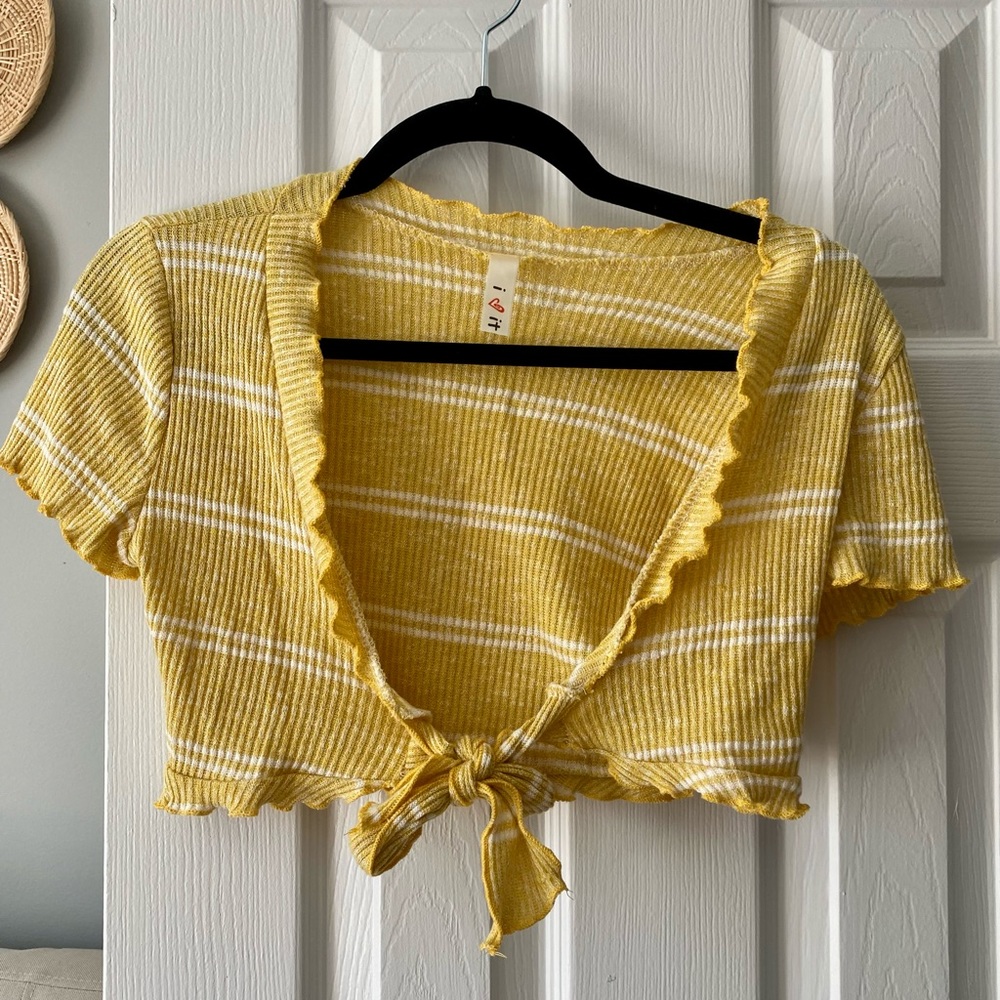 Yellow striped tie top 💛